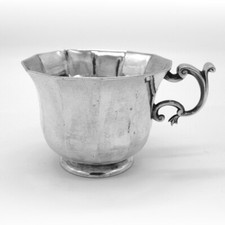 Mug espagnol colonial en argent manche rouleau années 1820