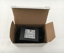 NIB Medela Genuine 9 volt AC adaptor compatible with Pump In Style Advanced