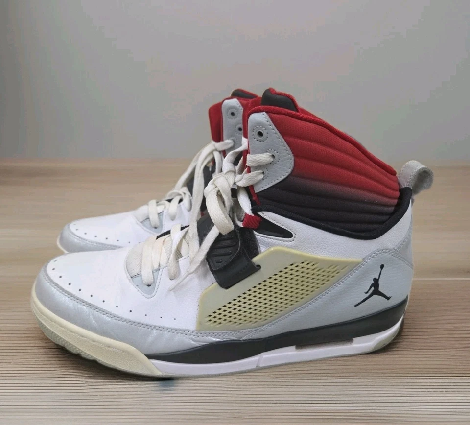 NIKE AIR JORDAN Flight TR 97 654265-104 Blanco Rojo Para hombres Talla 13 Uso Ligero Casi Nuevo Con Foto 3 de 4