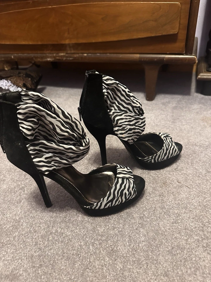 Zapatos de salón de plataforma peep-toe de gasa cebra blancos y negros talla 10 para mujer Foto 4 de 4