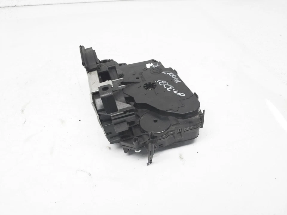 Actuador de cierre de puerta de pasajero trasero derecho BMW 328I 2007-2016 51-22-7-202-148 Foto 4 de 4