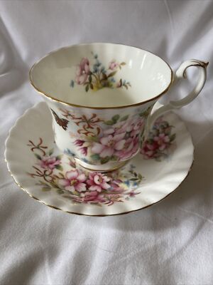 golden crown bone china E&R country life England EUC No Crazing No Chips