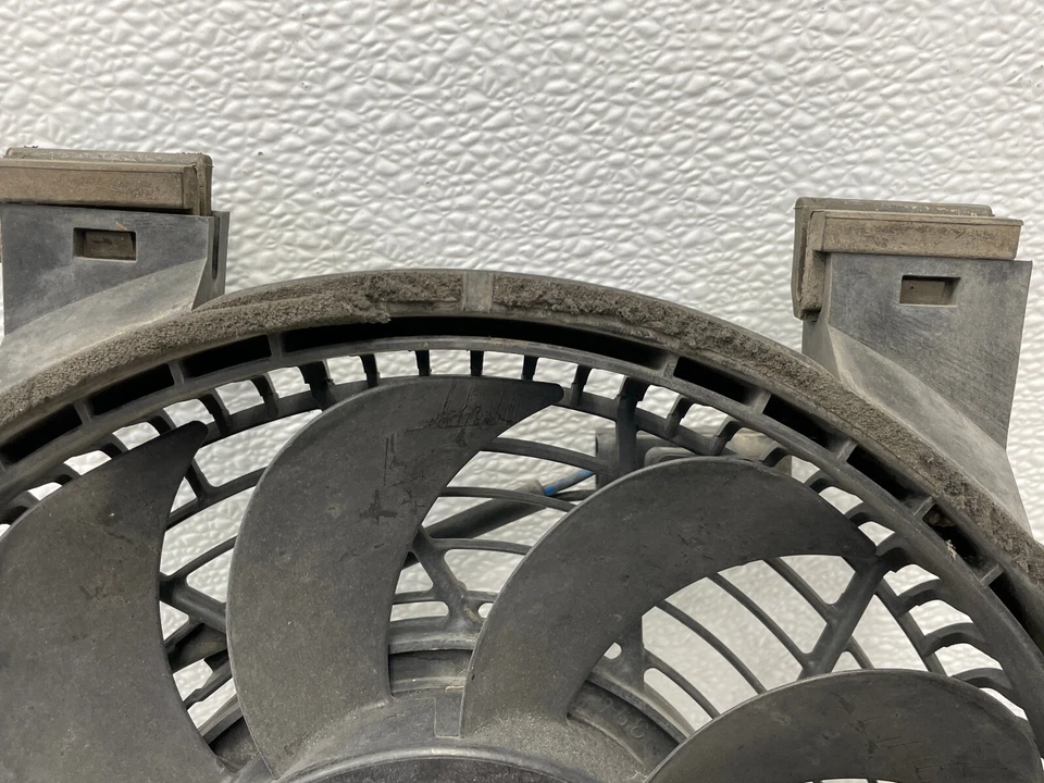 Conjunto de ventilador de refrigeración condensador Lexus GX460 AC 10 11 12 13 4,6 L 1567 FABRICANTE DE EQUIPOS ORIGINALES Foto 3 de 4