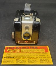 VINTAGE KODAK BROWNIE HAWKEYE FLASH MODEL CAMERA KODAK FILM PAPERWORK
