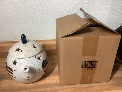 Home Interiors Patriotic Candle Holder Ceramic Teapot w /Lid & Original Box - Picture 5 of 13