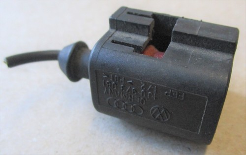 VW Audi Seat Skoda Öldrucksensor Steckerverbinder Kopf Öldruck 1J0973081