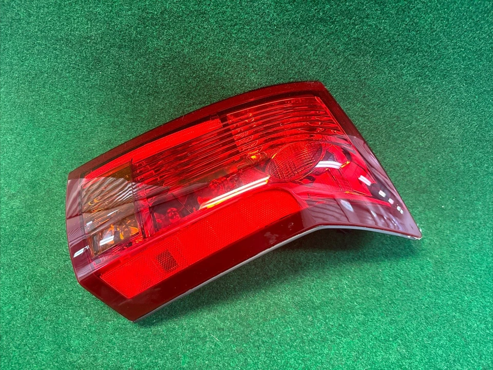 Taillight Cadillac CTS Passenger Right Rear OEM 2003 2004 2005 2006 2007 - Image 3 of 4