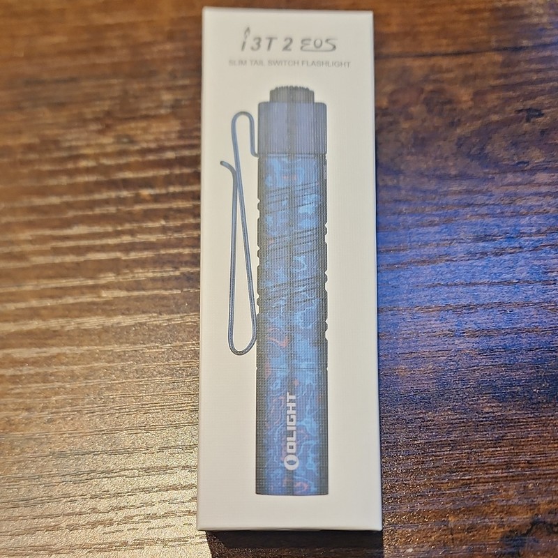 Damtanium Olight i3T 2 EOS LED Flashlight 200 Lumens AAA Battery IPX8 Blue