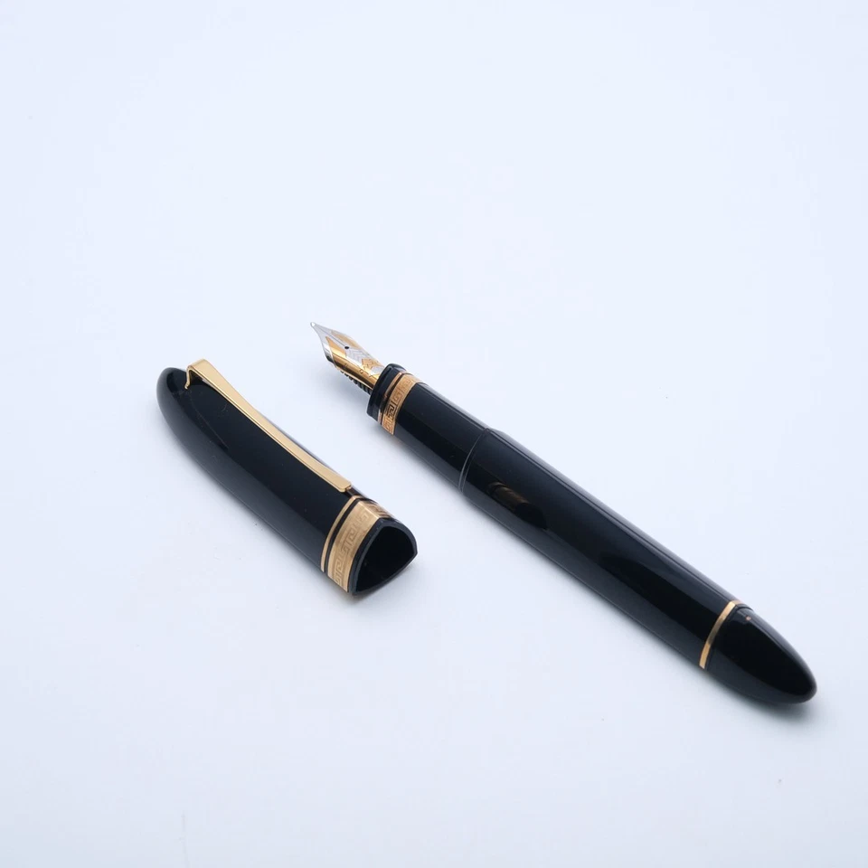 Vovó - 360 Oversize acabamento dourado - Caneta-tinteiro - FP nova na caixa B 18K - Imagem 3 de 4