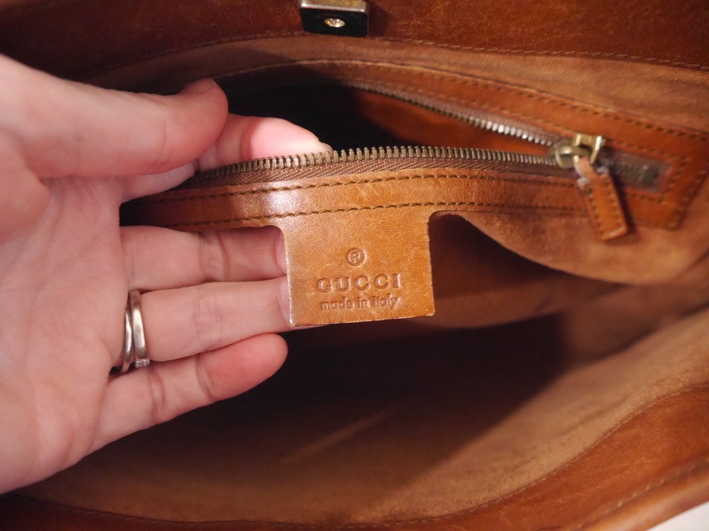 Authentic GUCCI Brown Leather Interlocking G Purs… - image 3