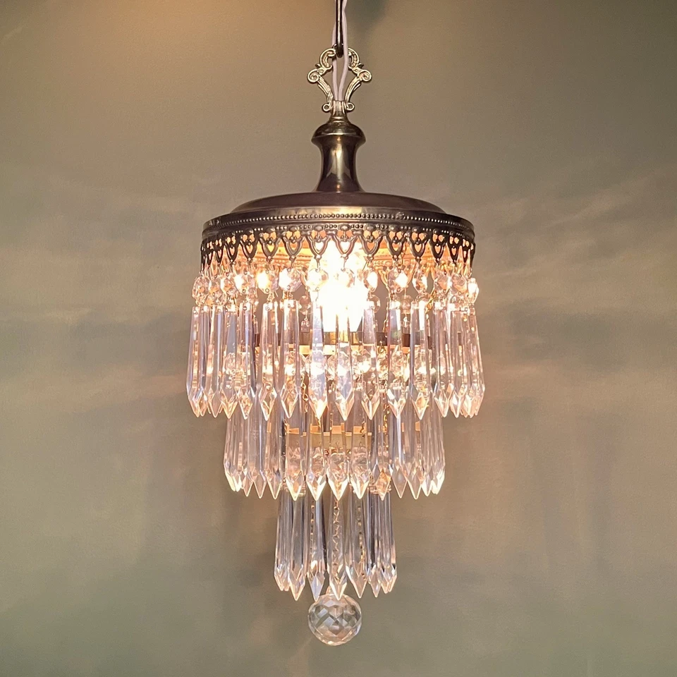 Lámpara de araña de cristal vintage para pastel de boda PETITE de los años 20 - ¡Restaurada! Foto 2 de 4