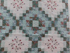 Patchwork Quilt King Size Reversible Green Floral Embroidered Vintage 111x94