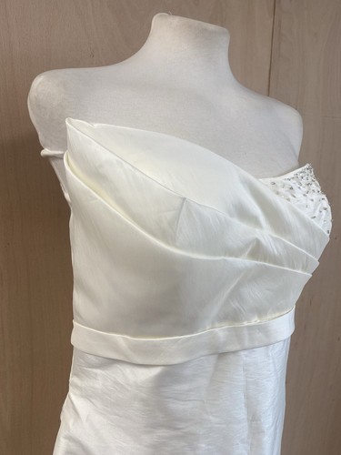 The House of Nicholas London Bridal Wedding Dress Size UK 18 - Picture 4 of 9