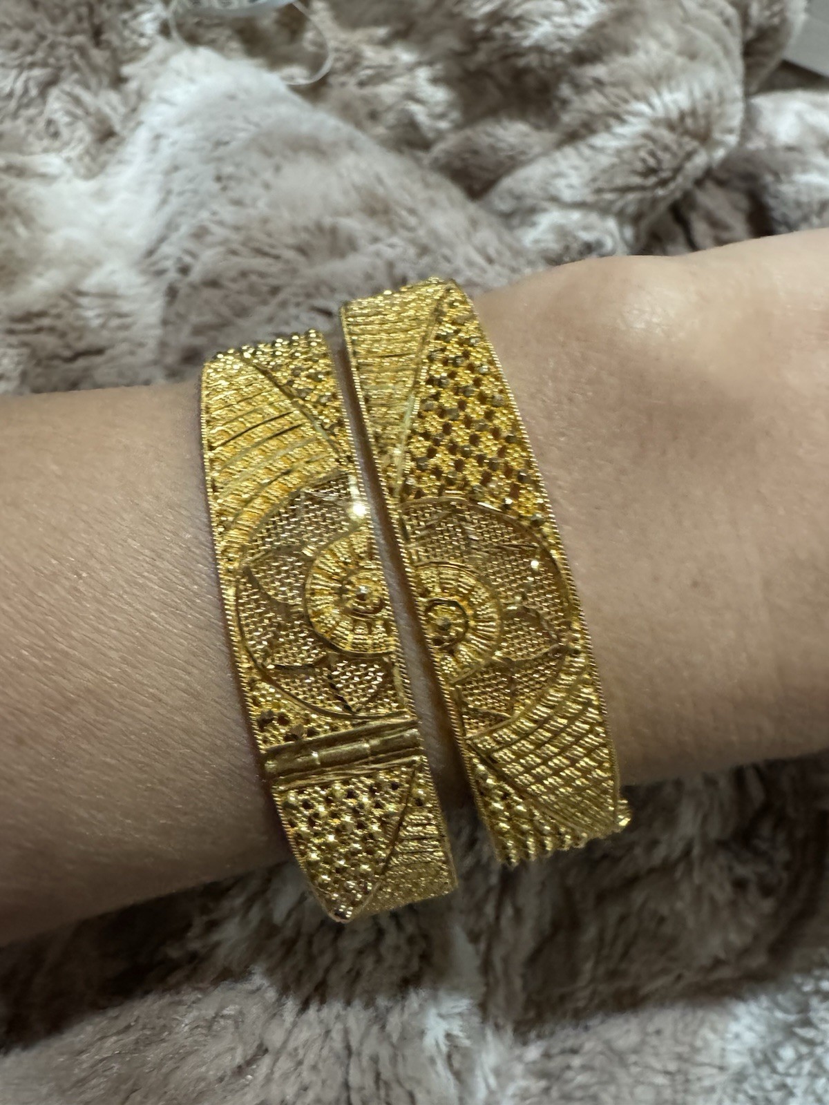 22K Solid Gold Hinged Bangles – Matching Pair (Se… - image 9