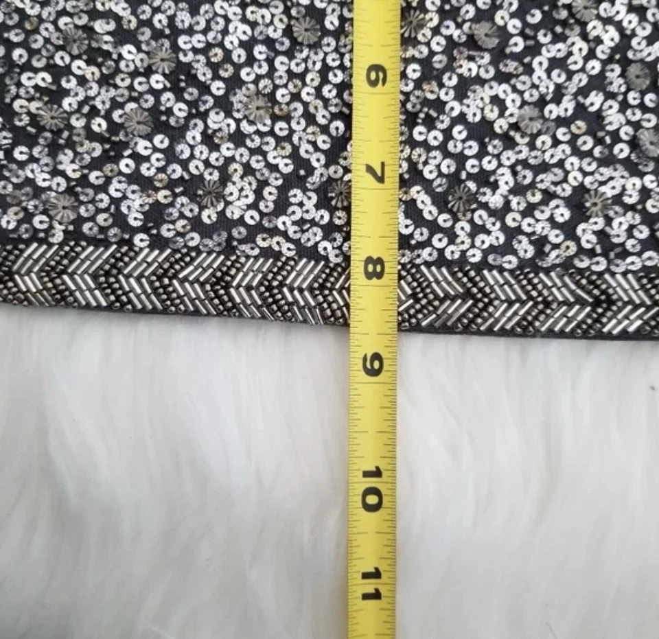 Bolsa de mão preta cinza prata lantejoulas zíper borla frisada brilho Mossimo NOVA - Imagem 3 de 4