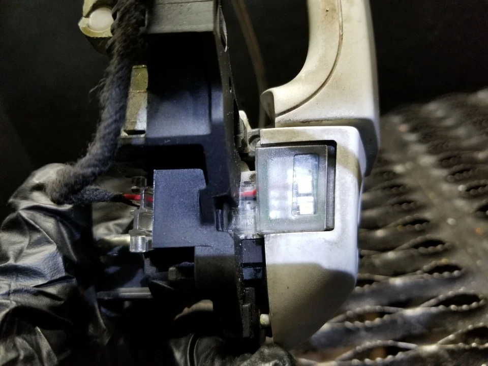 BMW 128i 135i 2011 2012 2013 manija de puerta exterior con luz conductor delantero izquierdo OEM Foto 2 de 4