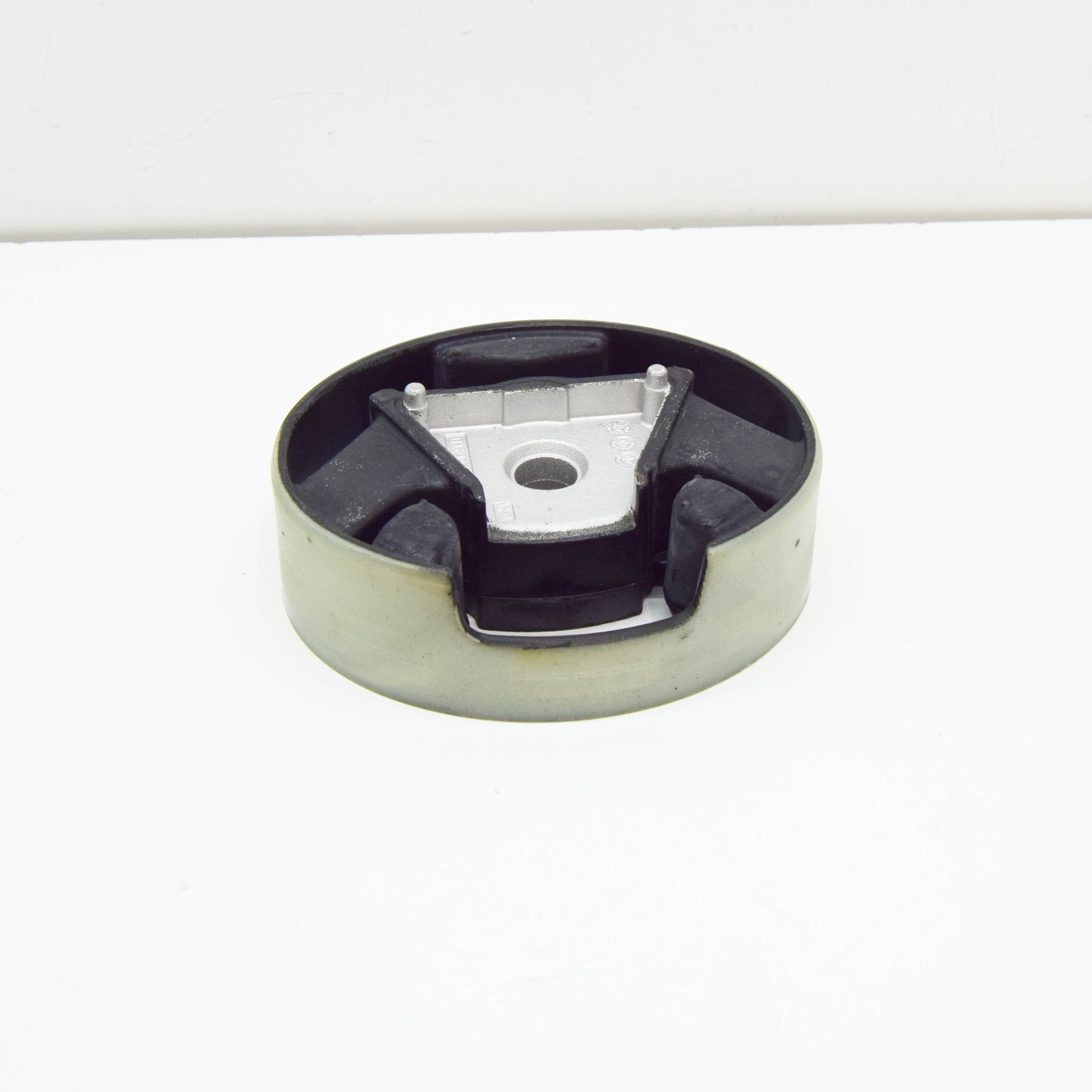 NEW VOLKSWAGEN CRAFTER SY SZ ENGINE MOUNT SUBFRAME LOWER BUSH 