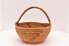 Vtg NATIVE INUIT / Yupik  GEOMETRIC Coiled ALASKA ESKIMO WOVEN BASKET W HANDLE