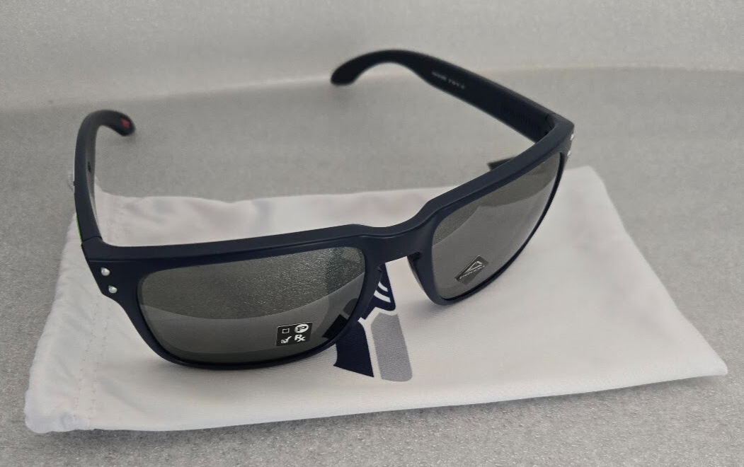 Oakley Holbrook OO9102-S955 Sunglasse NFL Seattle Seahawks