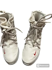 Women’s Nike Tanjun Boots In A Size 9