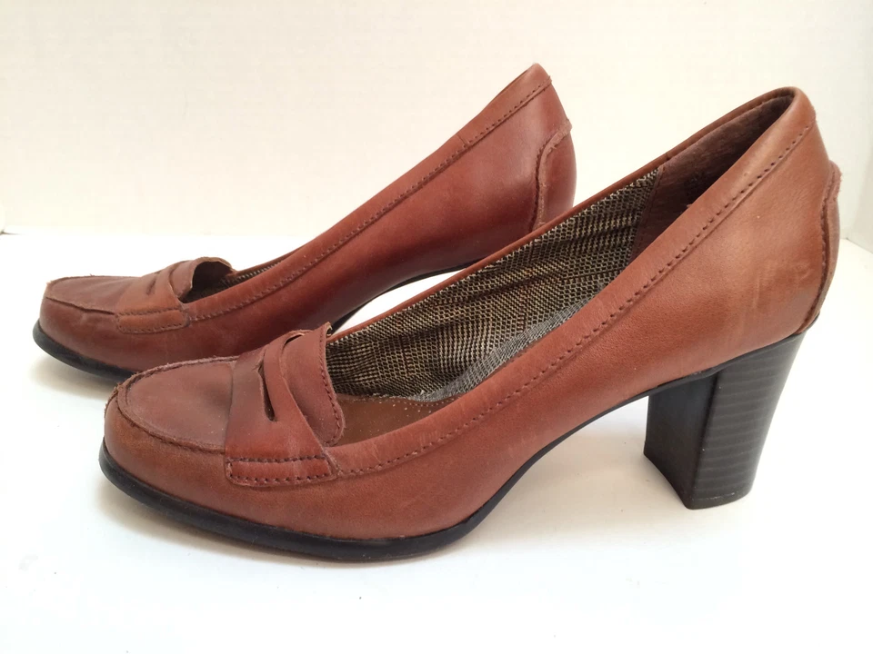 Sapatos femininos St. Johns Bay couro marrom salto alto tamanho 8,5 M couro superior - Imagem 2 de 4