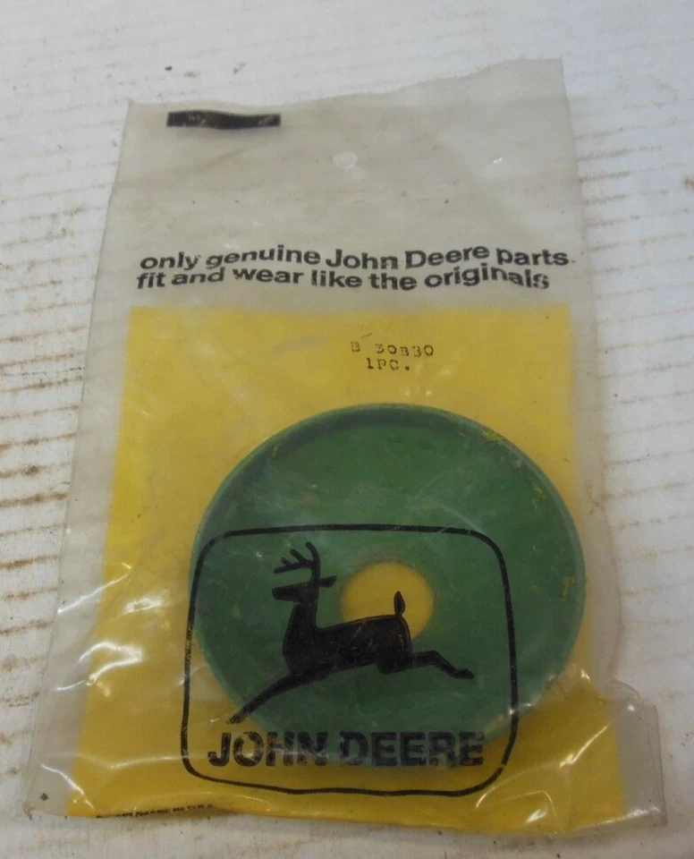JOHN DEERE PLANTER MARKER ARM OPENER DISC DUST SHIELD B30880 - Image 3 of 4