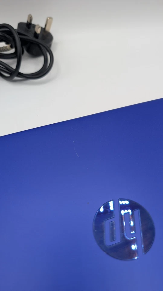 HP Stream 11-r000na Notebook/Laptop. Blue. Complete with charger - Image 3 of 4