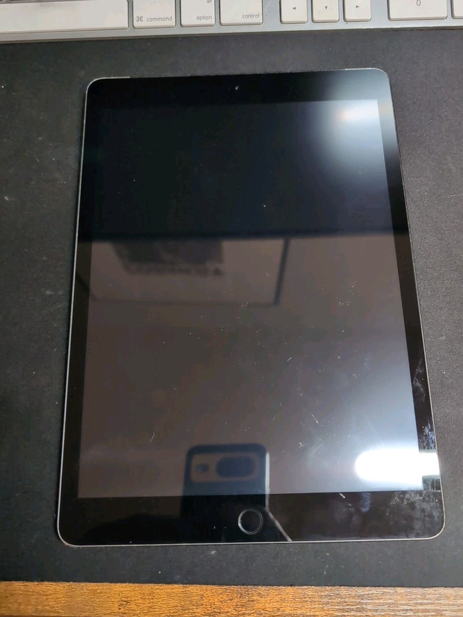 Apple iPad 7th Gen 32GB Wi-Fi 10.2 in Space Gray No Power READ