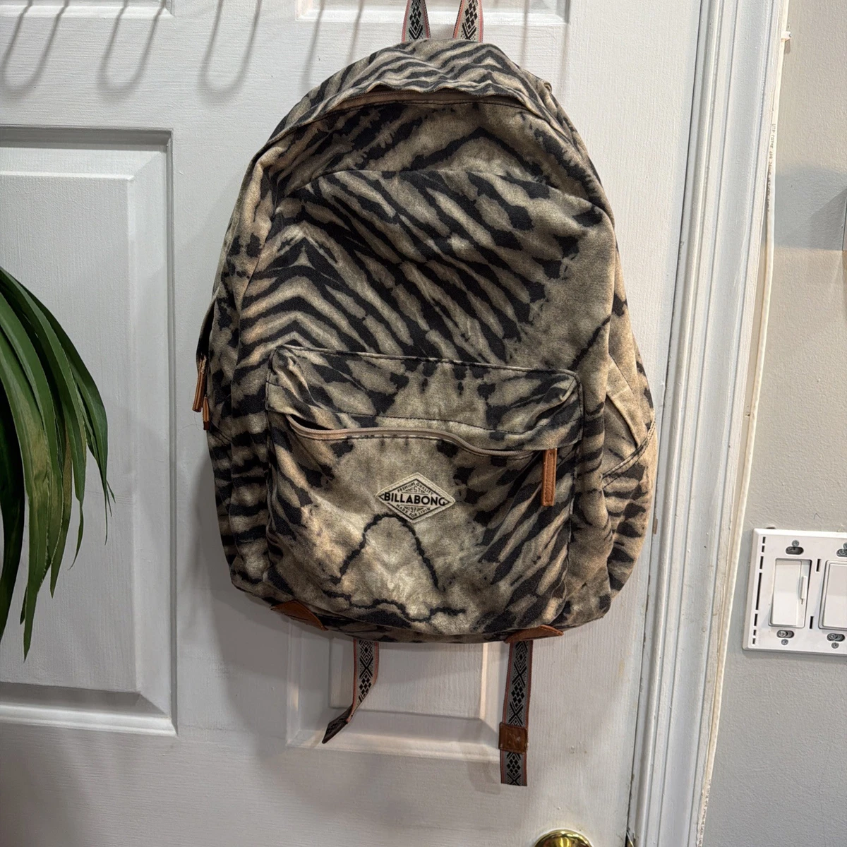 Billabong Cotton Exterior Backpack Bags & Handbags for Women  display picture 1
