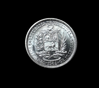 1965 Venezuela Silver 2 Bolivares UNC