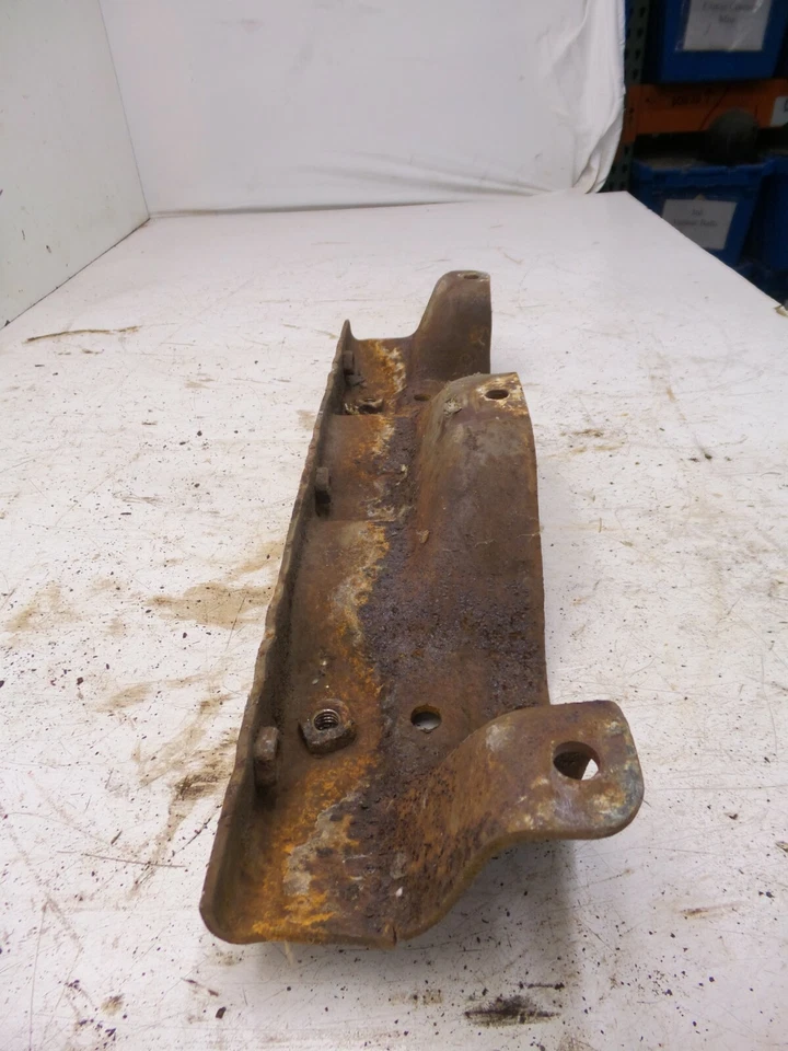 74-77 CAMARO ORIGINAL PARACHOQUES TRASERO CROMADO METAL SOPORTE INTERIOR CENTRAL Foto 2 de 4