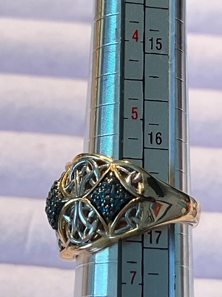 Anillo Victoria Wieck Diamante Azul Dos Tonos Talla  Foto 3 de 4