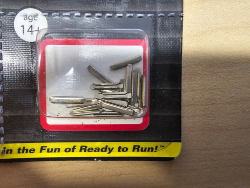 N Scale Atlas True Track 2490 Code 65 Metal Rail Joiners pkg (24) - 第 1/2 張圖片