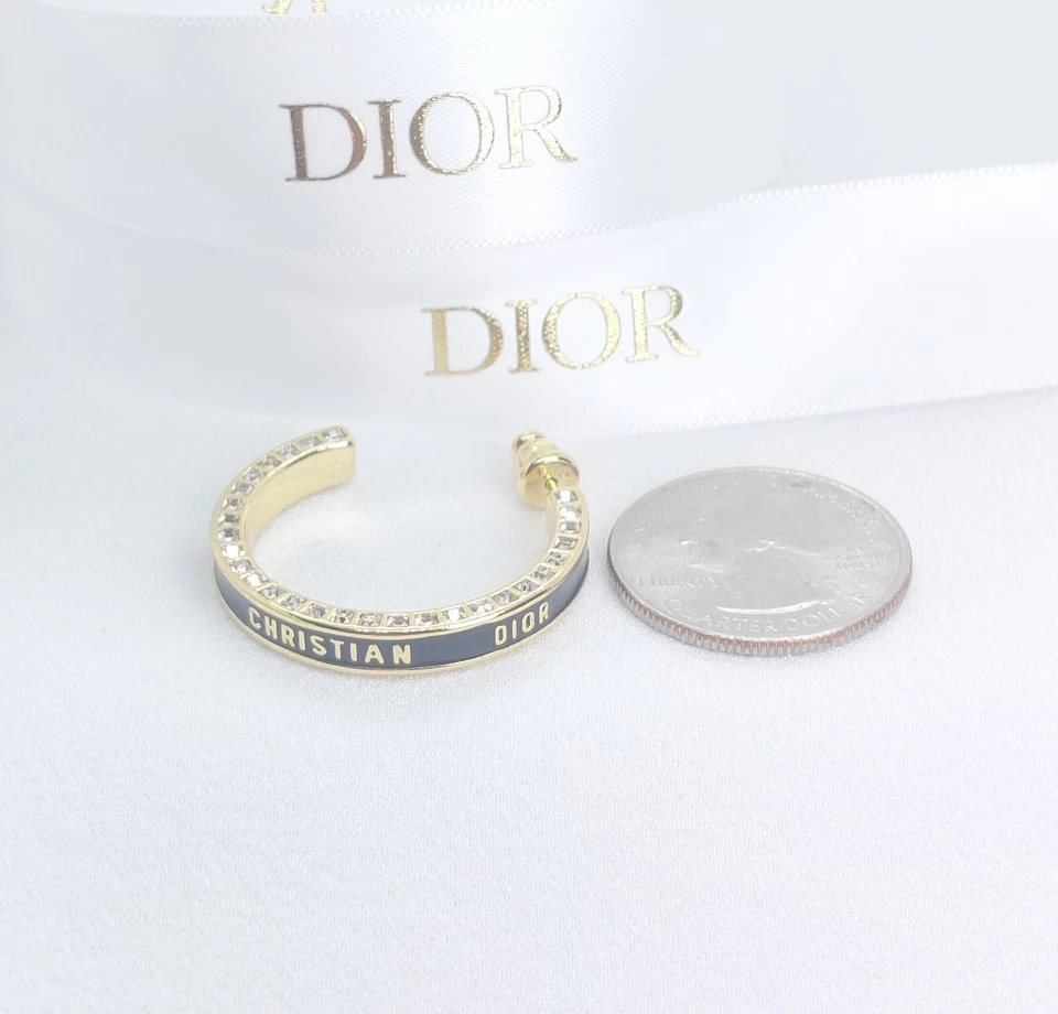 PENDIENTES ARO FIRMA CRISTAL DIOR - Caja y bolsa antipolvo incluidos Foto 3 de 3