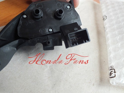 Genuine OEM Steering Wheel Audio Control Switch for Honda CRV 2.4L 35880-SWA-A01 - Picture 3 of 3