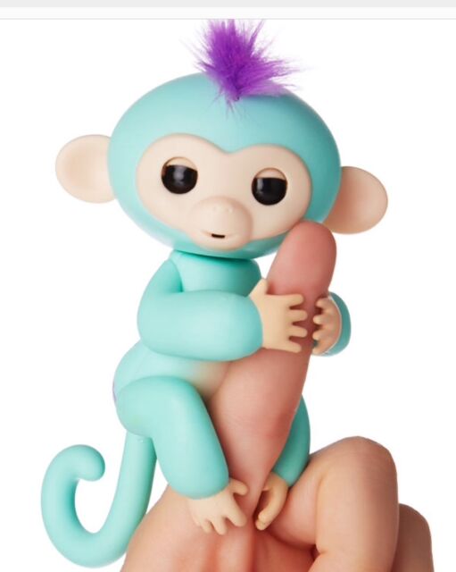Fingerlings - Interactive Baby Monkey - ZOE