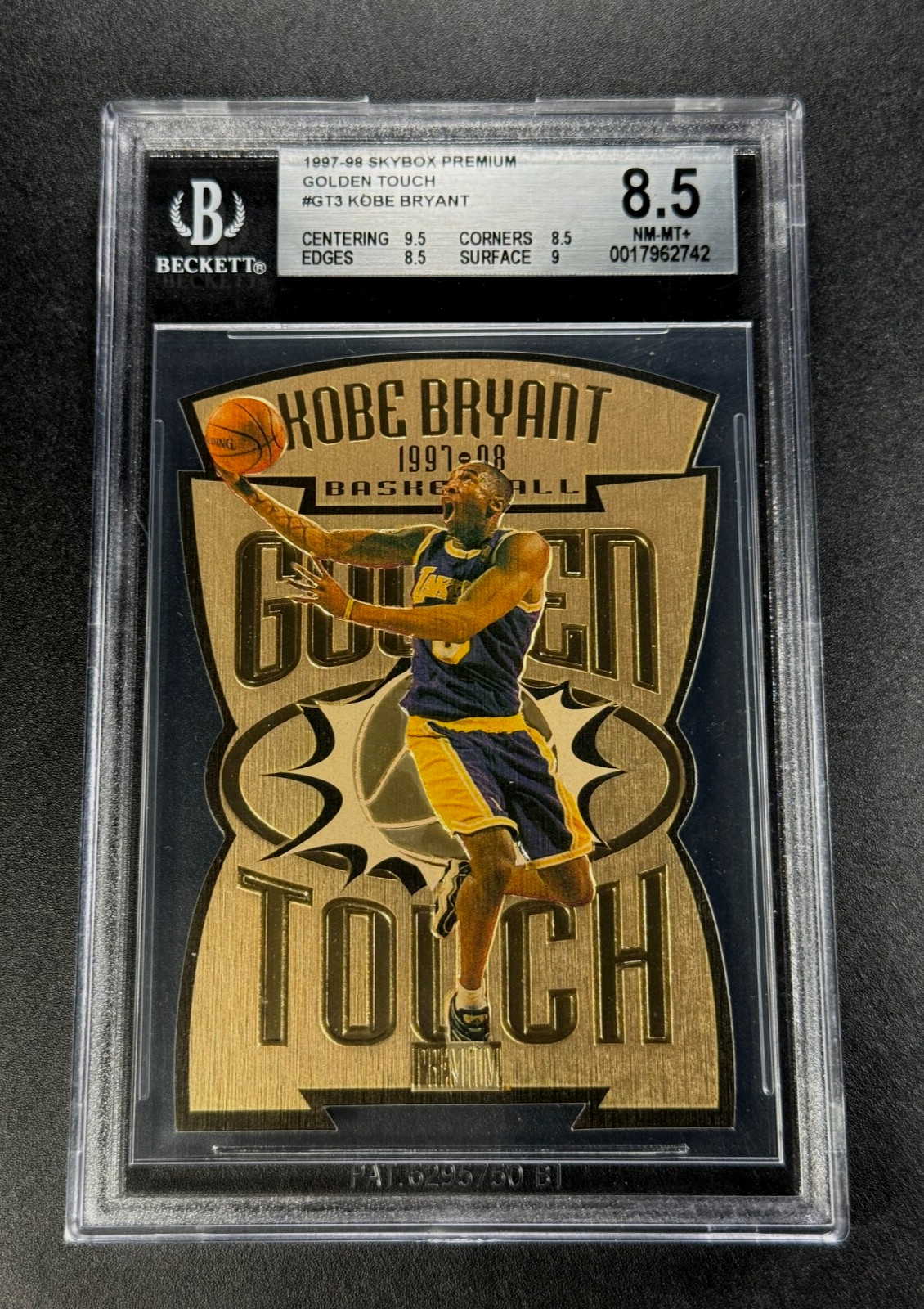 KOBE BRYANT 1997 SKYBOX PREMIUM GT3 GOLDEN TOUCH DIE CUT FOIL BGS 8.5 W/ 9.5 SUB