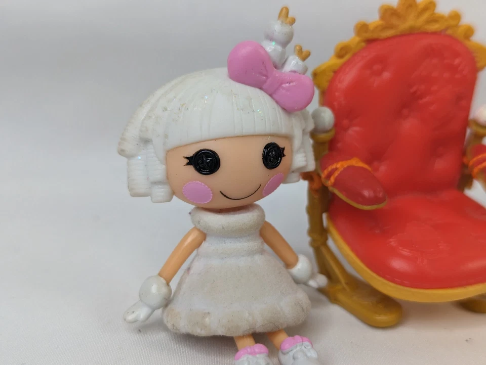 Figuras de muñeca niña Lalaloopsy con silla roja mini 2,5 3 pulgadas MGA Foto 3 de 4