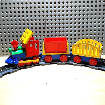 LEGO Duplo  Schiebezug - Eisenbahn Starterset Gleisoval plus Zug Güterzug