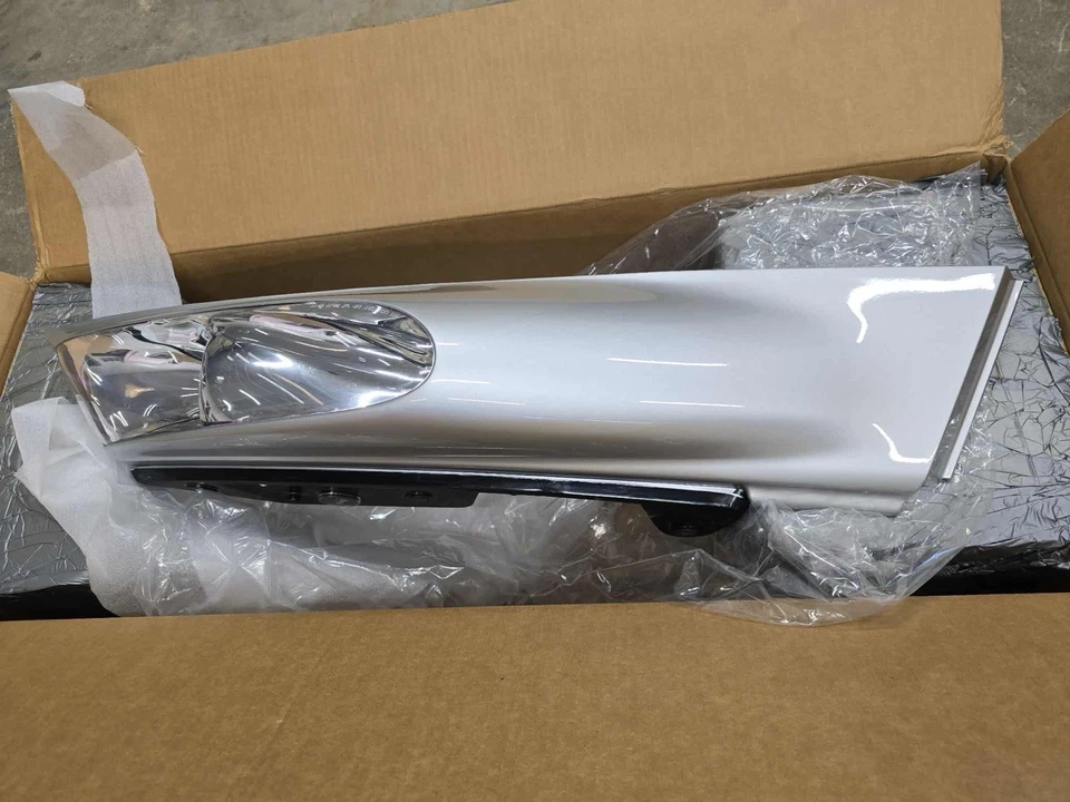 New OEM Plymouth Prowler Silver Metallic right Headlight QF40YSAAD - Image 3 of 4