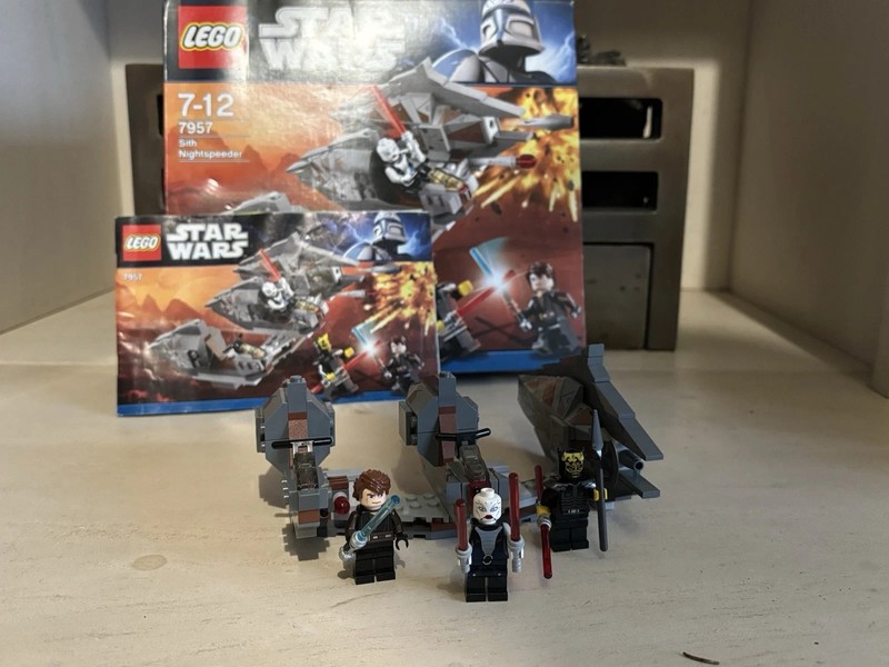 BOXED LEGO STAR WARS SITH NIGHTSPEEDER 7957 100% COMPLETE WITH FIGURES & MANUAL