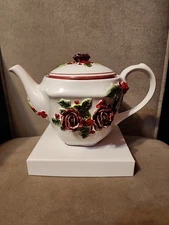 Vintage Harry & David Teapot Raised Roses And Holly Leaves & Berries E13