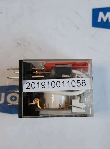 RELÉ OMRON MY2IN 110/120VAC 1898Y1 10A 250VAC 10A 30VDC - Imagen 4 de 4