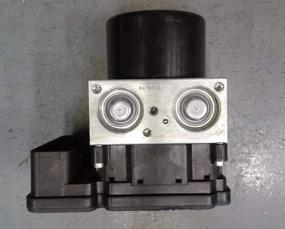 2015-2016 Volkswagen Jetta ABS Anti-Lock Brake Pump Control Module Assembly Foto 2 de 4