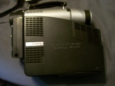 COMPAQ PROJECTOR MP1800 UNIT WITH BAG REMOTE AND WIRES SELLING AS PART PARTLY WO