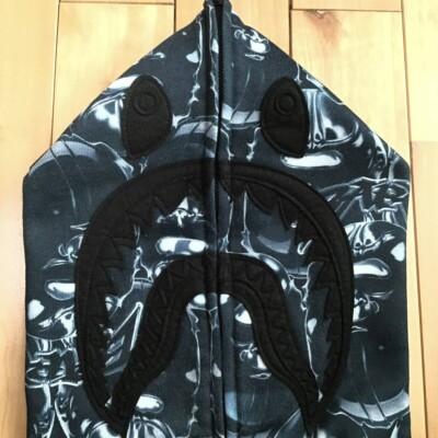 BAPE★Ape Head Graffiti Shark フルジップパーカー 送関込み BAPE APE HEAD GRAFFITI SHARK FULL ZIP HOODIE A Bathing Ape