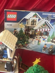 LEGO Winter Village Toy Shop 10199 Near Complete W Extras! Santa Escalator Campr