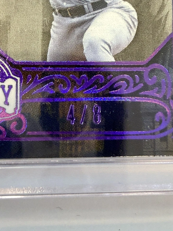 Memorabilia automática Roger Clemens 2025 Leaf Bronx Legacy NYC púrpura/8 #AM-RC1 KG Foto 2 de 3