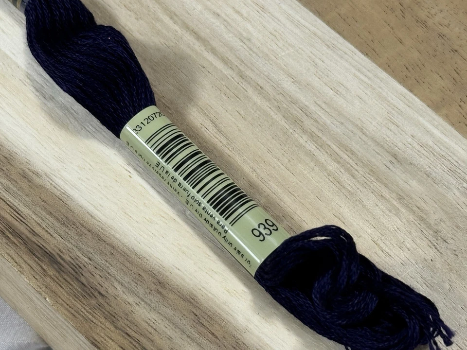 ✅NEW ✅DMC 25 EMBROIDERY FLOSS ✅MOULINE ✅FRANCE ✅100% COTTON ✅#939 ✅ 2 Boxes - Image 3 of 4