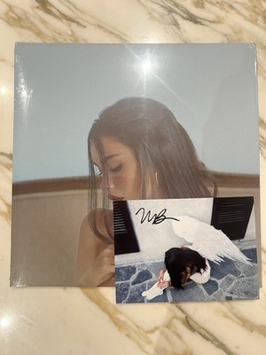 Madison Beer : Locket VINYL 12'' Album w/ SIGNED INSERT